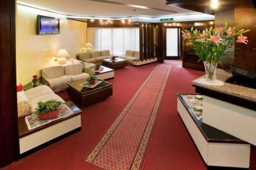 Hotel Victoria Варедо Экстерьер фото