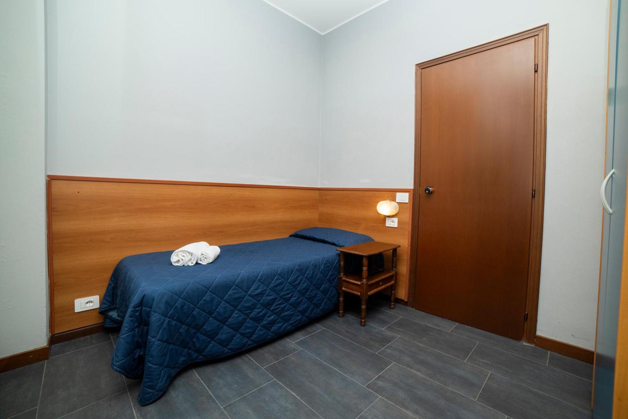 Hotel Victoria Варедо Экстерьер фото