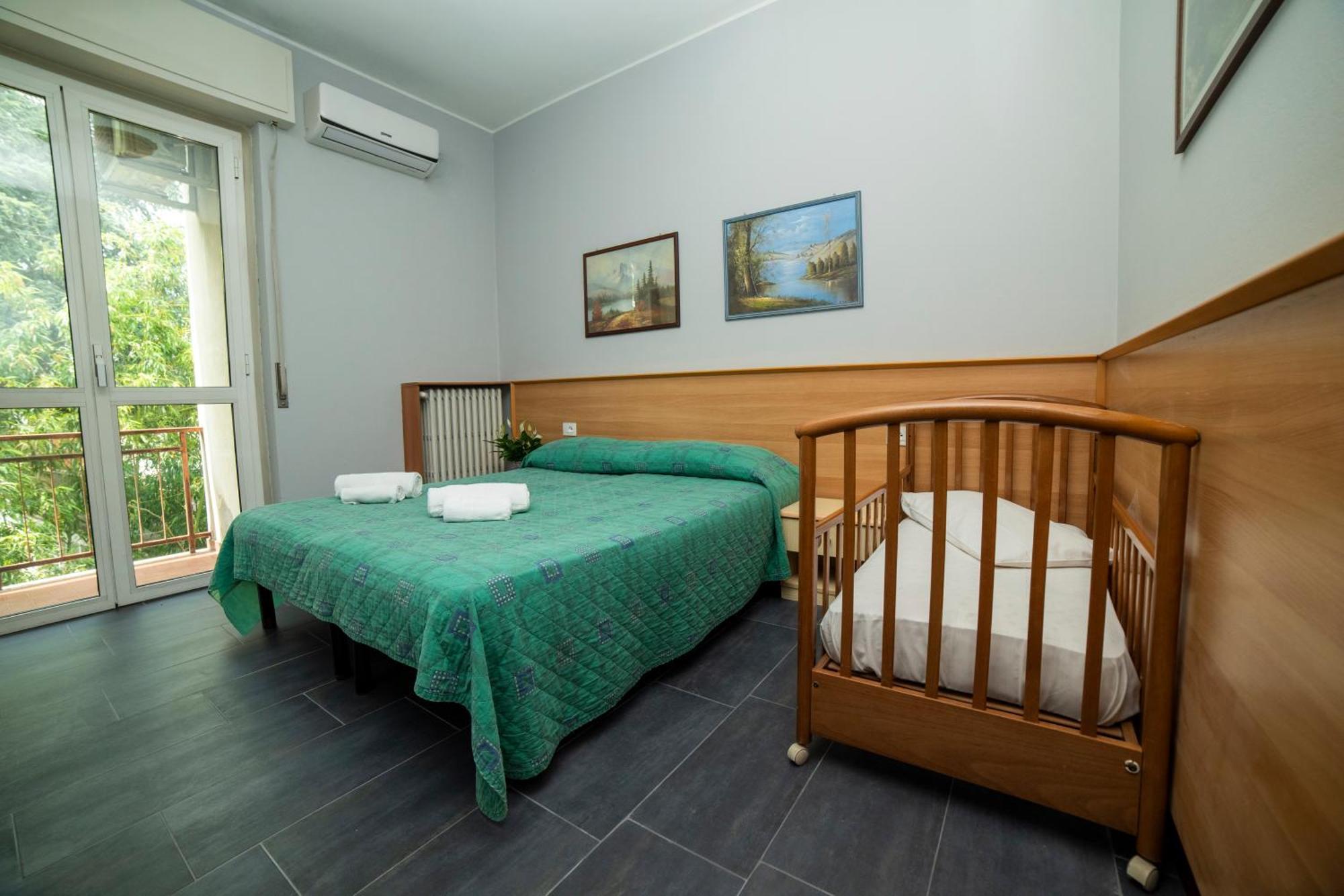 Hotel Victoria Варедо Экстерьер фото