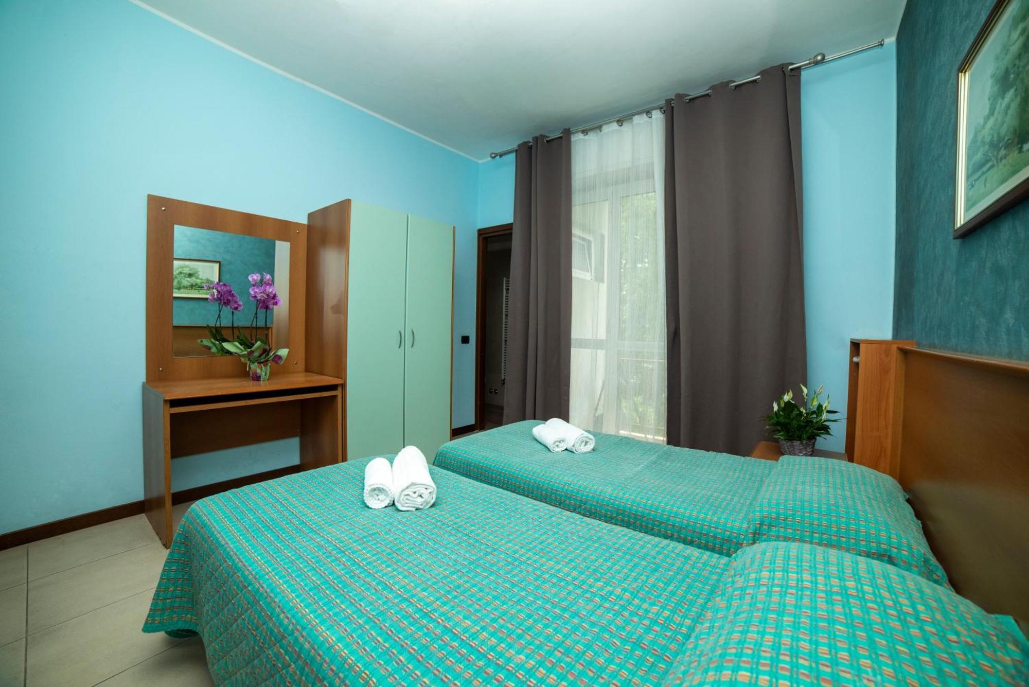 Hotel Victoria Варедо Экстерьер фото